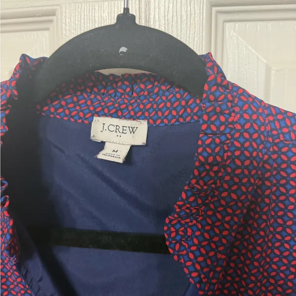 J. Crew V neck ruffle‎ blouse size medium in antique navy geranium - Image 3