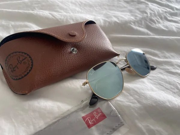 Reflective Ray-Ban Sunglasses - Image 3