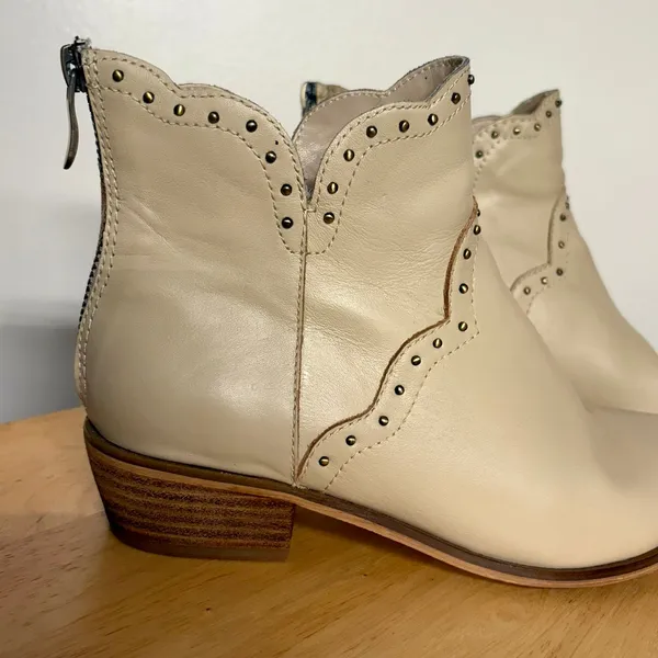 Nine West Cream Leather Studded Ankle Boots 6M Coastal Cowgirl Western Booties - Image 3