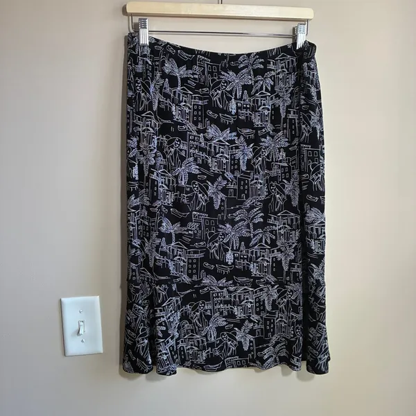 Chico's Travelers 2 Piece Skirt Set Size 2 Black White Village Print Women Large - Image 11