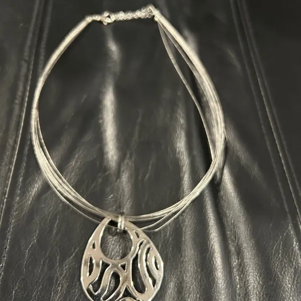 Elegant Silver Pendant Necklace - Image 3