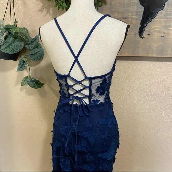 NWOT Navy Blue 3D Floral Appliqué Sheer Panel Gown Size Small - Image 5