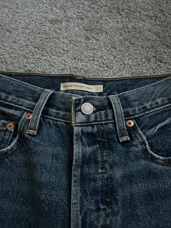 Levi’s Ribcage Straight Ankle Jeans - Image 3