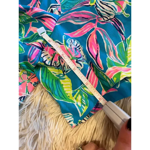Lilly Pulitzer EUC Stretchy Waist Shorts Sz S Blue Green Pink - Image 2
