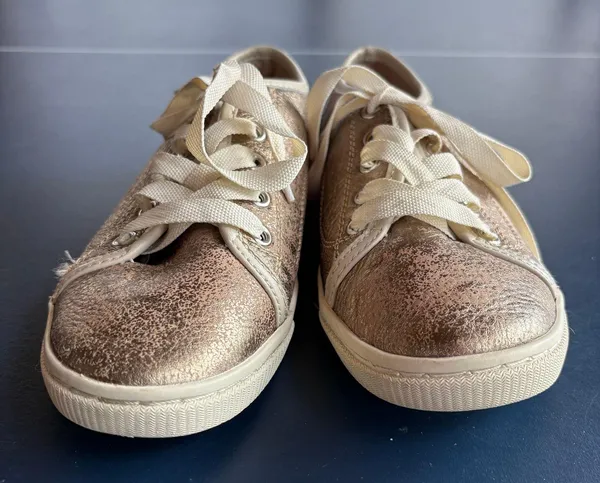 Fossil Gold Metallic Shimmer Statement Sneakers Lace Up Comfort Shoes Size 7 - Image 4