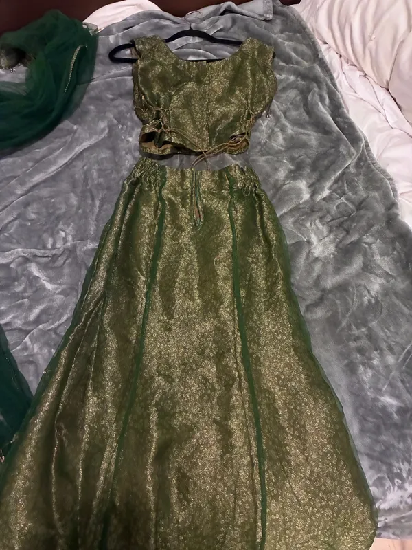 Green Gold Three-Piece Traditional South Asian Attire - Image 6