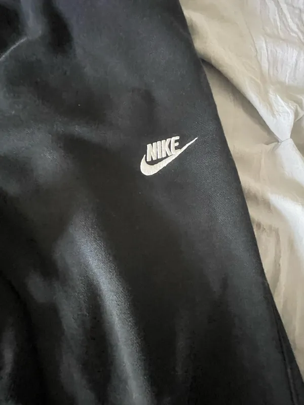 Nike joggers - Image 2