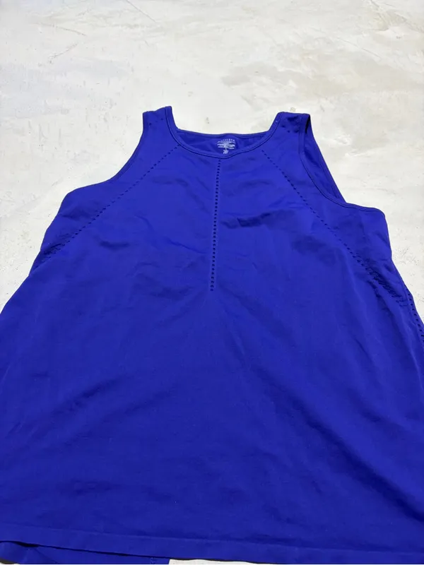 Athleta Women’s Sleeveless workout Tank Top large - Image 2