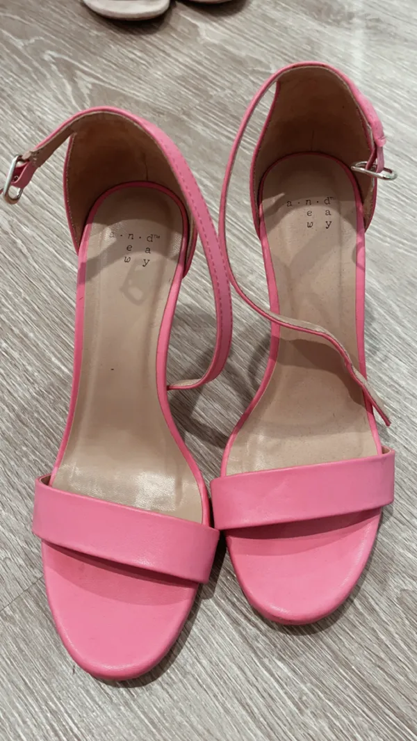 Pink heels Size 8 - Image 5