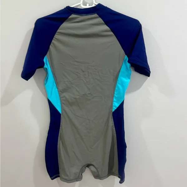 Halcurt woman’s rash guard swimsuit board suit wet suit size medium NWT - Image 3