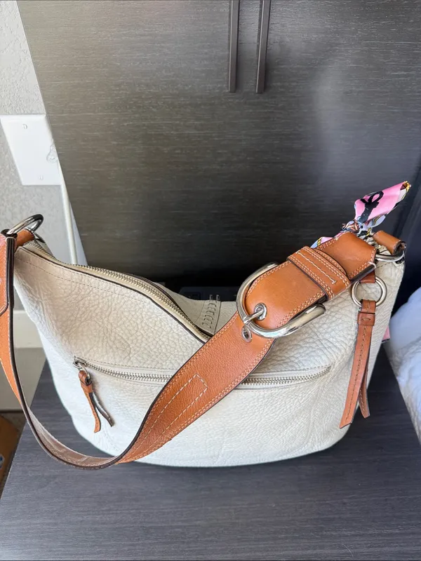 Coach Leather Hobo Bag with Tan Strap and White Body - Image 9
