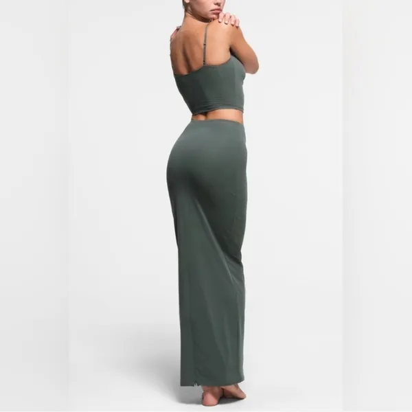 - Skims Fits (B17) Everybody Long Maxi Skirt Deep Sea Gray large NWT - Image 3