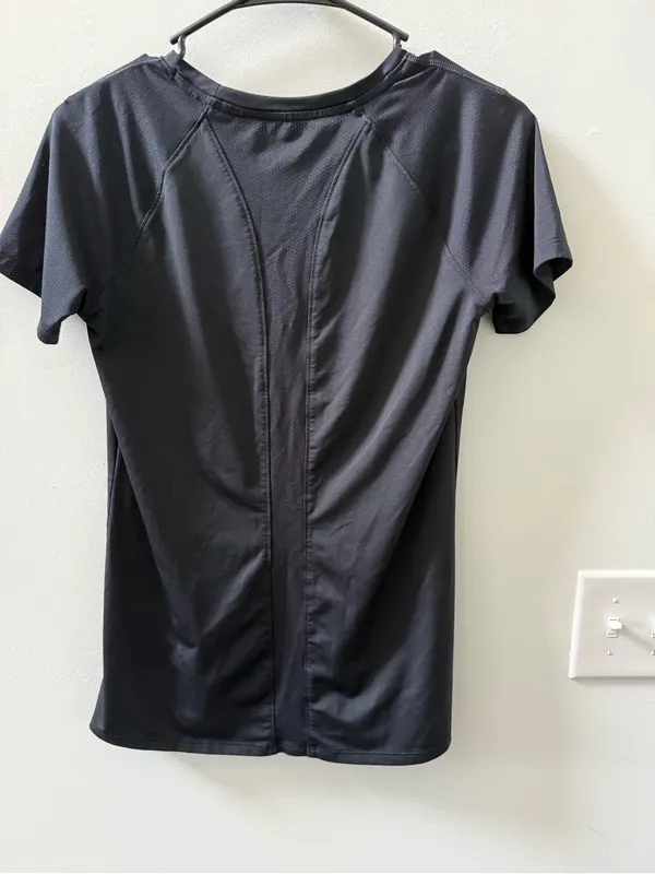 Under Armour Black Short-Sleeve Performance Tee - Image 2