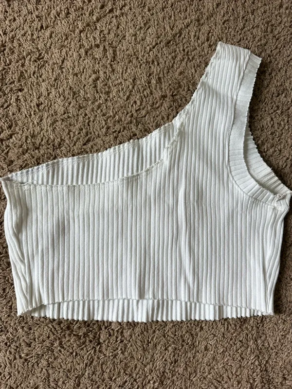 White One-Shoulder Crop Top - Image 3