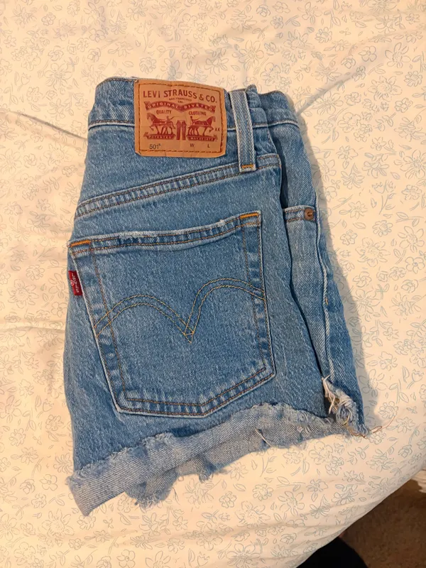 Levis shorts  - Image 2