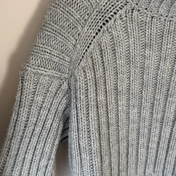 H&M Gray Crop Chunky Cable Knit Wool Blend Turtleneck Sweater - Image 3
