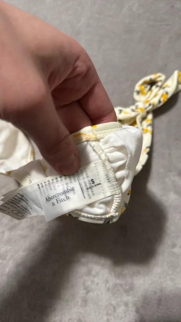 Abercrombie & Fitch lemon pattern one-shoulder bikini top - Image 2