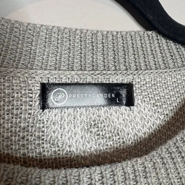 🔆 Amazon PrettyGarden grey and white animal print sweater - Image 3