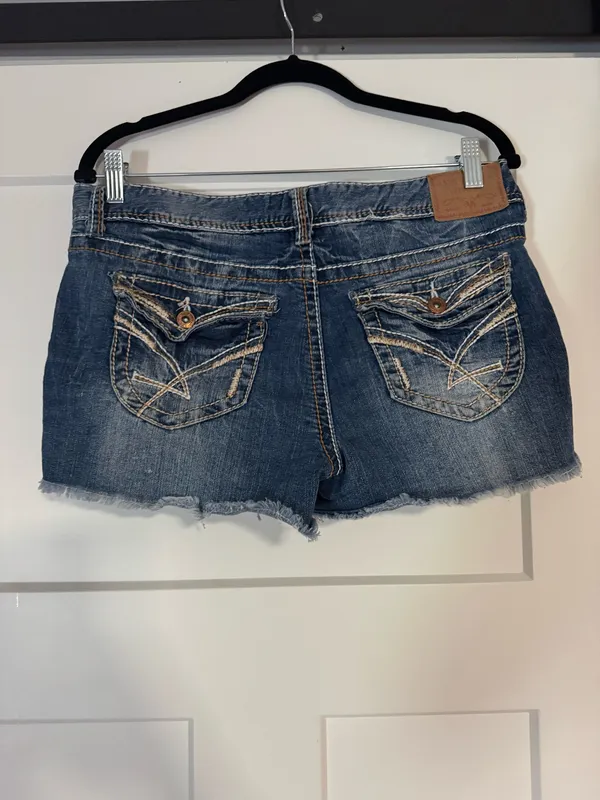 Amethyst Jeans Women's Blue Denim Shorts - Image 3