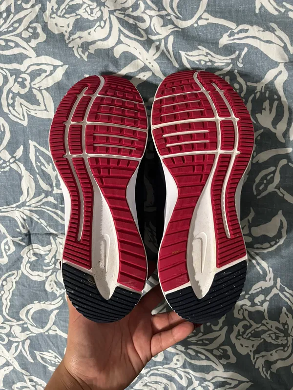 Nike Women’s Quest 4 Sneakers - Image 3