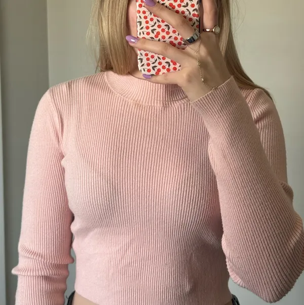 Brandy Melville Light Pink Top - Image 3