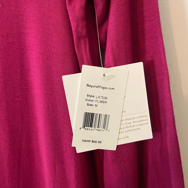 NWT Beyond Yoga Hot Pink Long Sleeve V-neck Loungewear Shirt Women's size Medium - Image 6