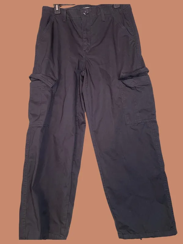 Levi’s Women’s 94 Baggy Cargo Pants - Image 2
