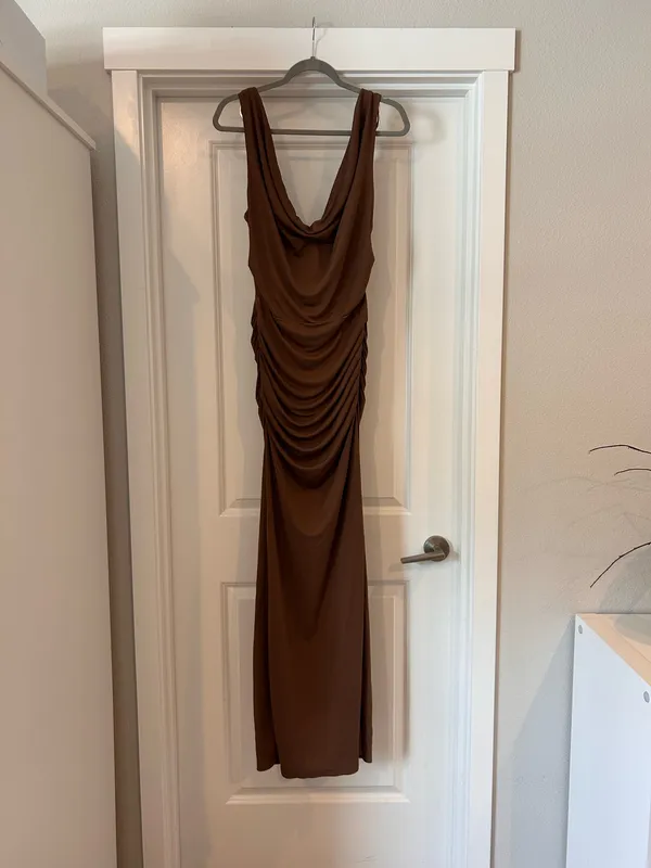 Showpo new Cassidy Brown Backless Gold Trim Bodycon Dress - Image 6