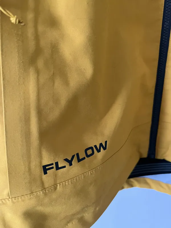 Flylow GORETEX Snowboard Jacket Yellow Size L - Image 2