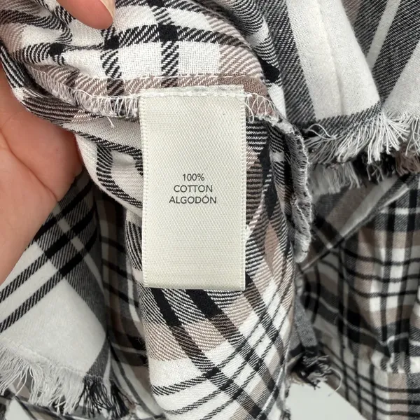 BKE Boyfriend Plaid Flannel Shirt Cream Chocolate Black Frayed Hem Large‎ NWT - Image 3