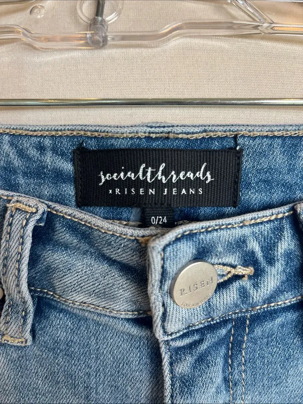 Social Threads Risen Jeans Light Wash Wide Leg Crop Jeans Frayed Hem - Women - Image 4