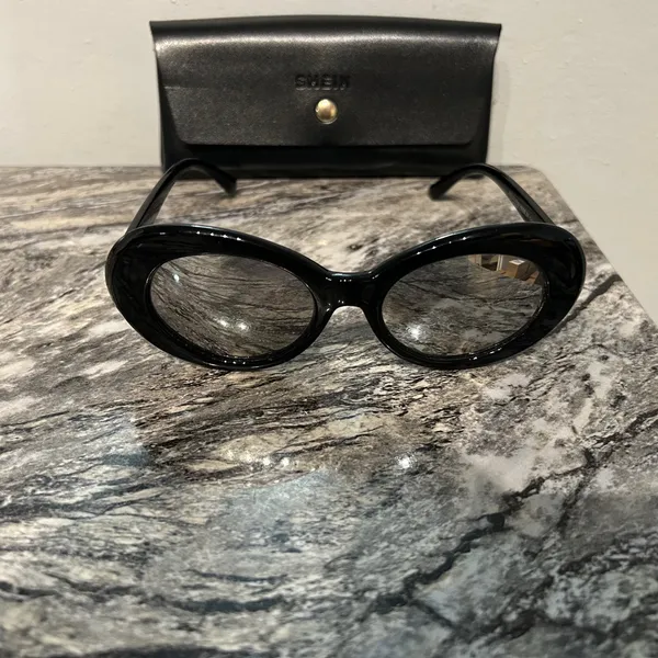 Black Sunglasses mirror Lens with Case - Image 8