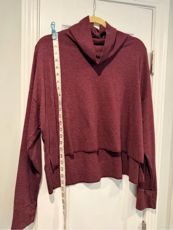 American Eagle Size M Burgundy Cowl Neck Hi Low Hem Long Sleeve Waffle Knit Top - Image 5