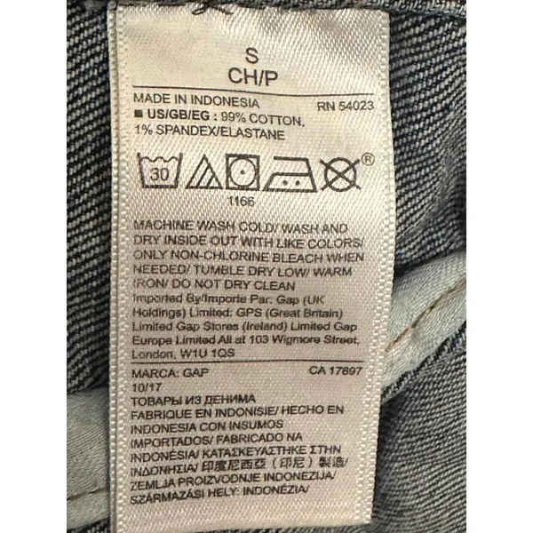GAP classic button-up denim jean trucker jacket Size Small - Image 7
