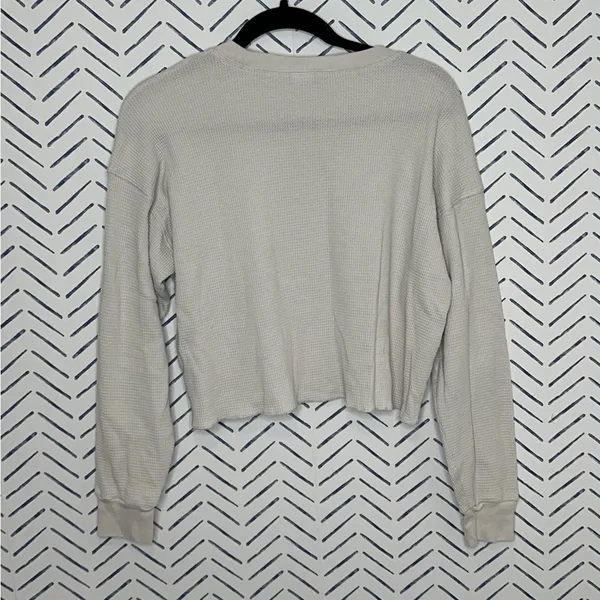 Aritzia TNA Waffle Knit Long Sleeve Crop Top beige Medium - Image 4