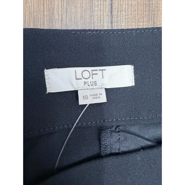LOFT Plus Black Wide Leg Cropped Pants Side Button Detail‎ Size 18 NWT - Image 4