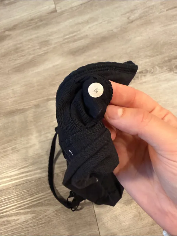 Lululemon Ujjayi Bra in Black Size 4 - Image 6