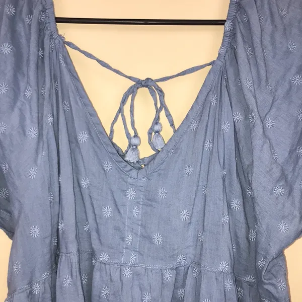 Old Navy Women’s Floral Embroidered Wide Sleeve Blue Tie Back Babydoll Blouse - Image 6