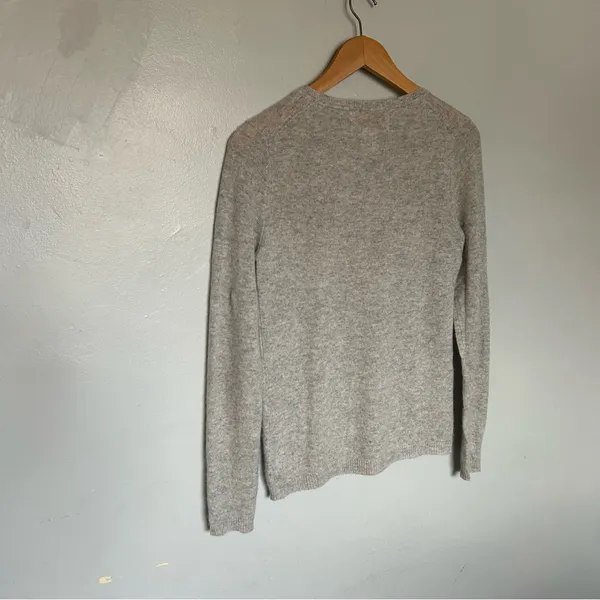 Ellen Tracy Gray Beige Cashmere Sweater - Image 5