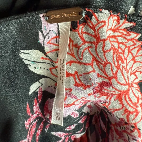 Free People “Purple Haze” Black Floral V Neck Tunic‎ Top Sz XS - Image 7
