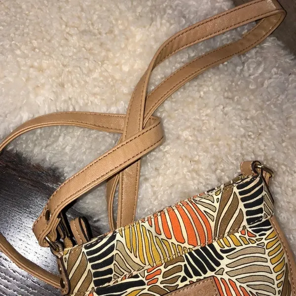 Small Relic crossbody bag - Image 9