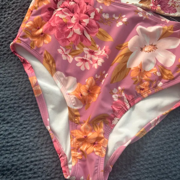 KONA SOL New NWT Strapless Cutout One Piece Swimsuit Size Medium 8-10 - Image 4