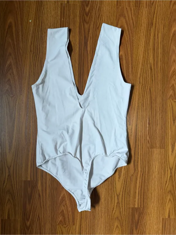 Intimately Free People Keep It Sleek Bodysuit White V Neck Thong Small - Image 3