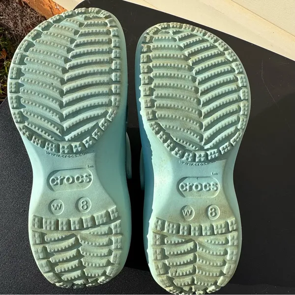 Crocs Women's Classic Clog - Light Blue Size 8 - Image 6