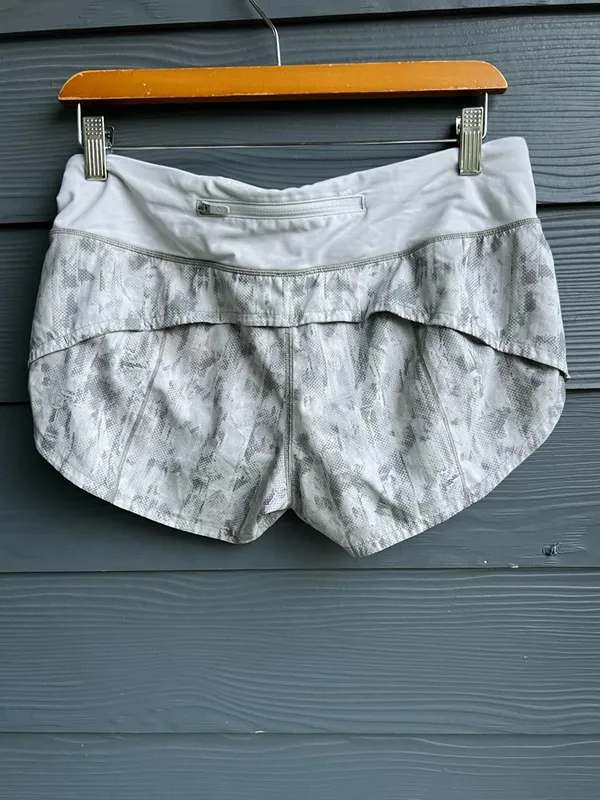 Lululemon Speed Up Light Gray Athletic Active Woman’s Shorts Size 6 - Image 7