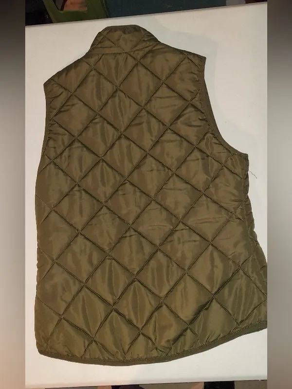 Love Tree Olive Quilted Sleeveless Vest with Front Zip - Image 3