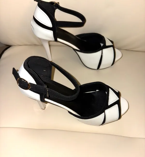 Women's high-heeled platform sandals with an open toe, ideal for parties and summer. Size 8 - Image 3