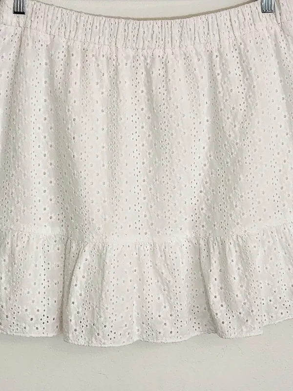 LOFT White Eyelet Ruffle Trim Pull-On Mini Skirt Size Large - Image 2