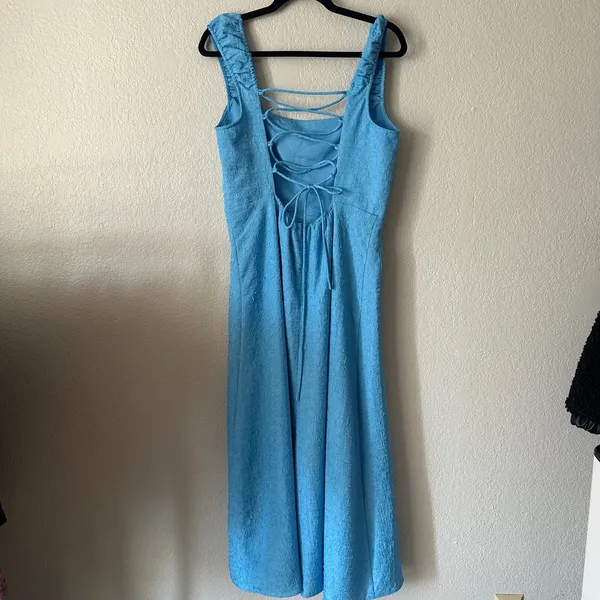 ASTR The Label Crinkle Shoulder Midi Dress with Slit Blue Size Large - Image 6
