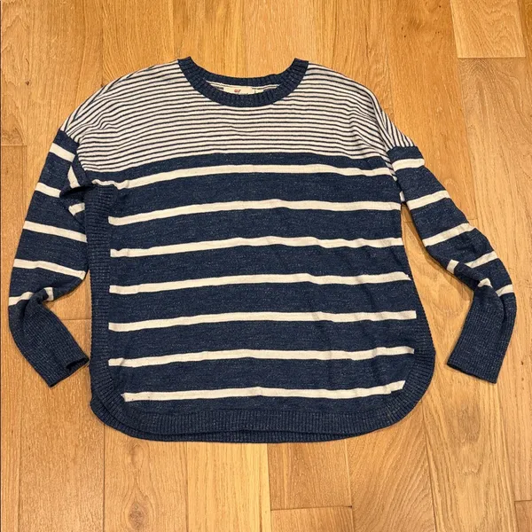 Vineyard Vines Women's Navy and White Striped Sweater‎ small - Image 2
